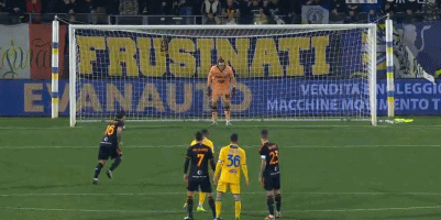 世体：亚马尔和巴萨都从未考虑过手术，始终选择保守治疗（世体：亚马尔与巴萨未将手术纳入选项，一直坚持保守治疗）